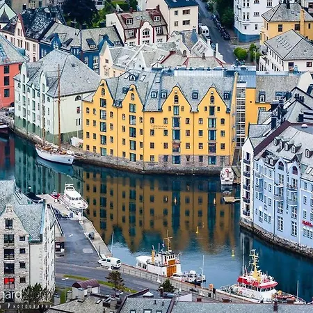 I Hjertet Av Sunnmore! *